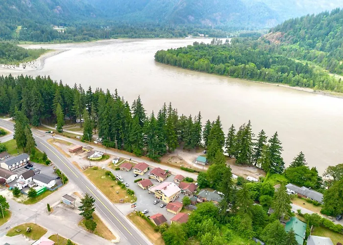 Richca Chalets Resort