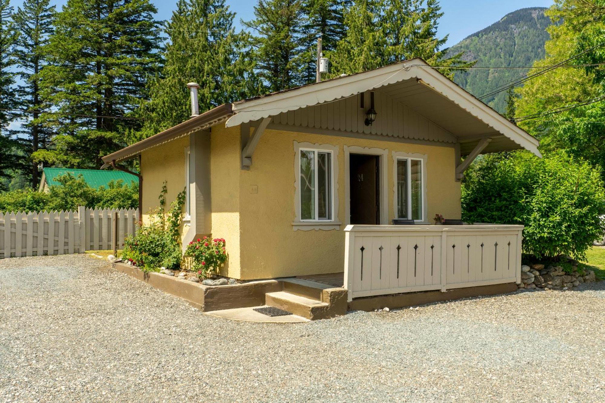 Richca Motel 2*